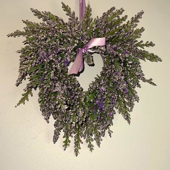 SET OF TWO Lavender hanging heart wreaths - Picture 1 of 3